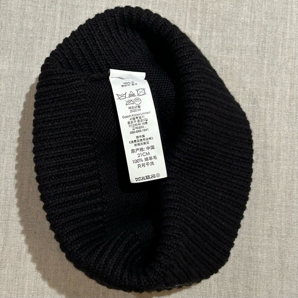 COACH
Tyrannosaurus Rex Patch Beanie - Picture 5 of 5